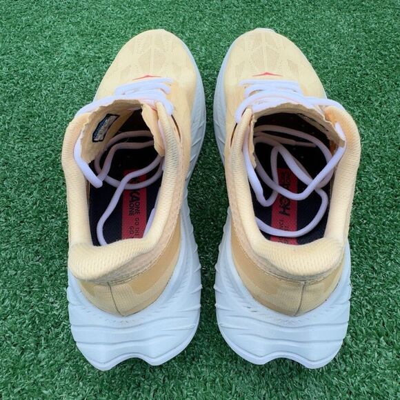 HOKA ONE ONE CARBON X 2 - Women’s Running Shoes - SIZE 8B - Picture 9 of 10